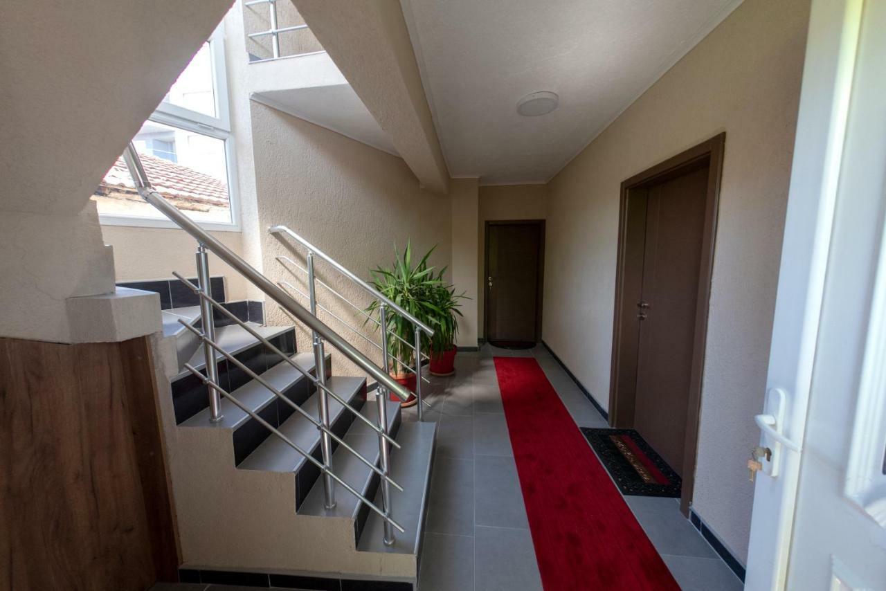 Dionis Rooms & Apartments Prilep Extérieur photo