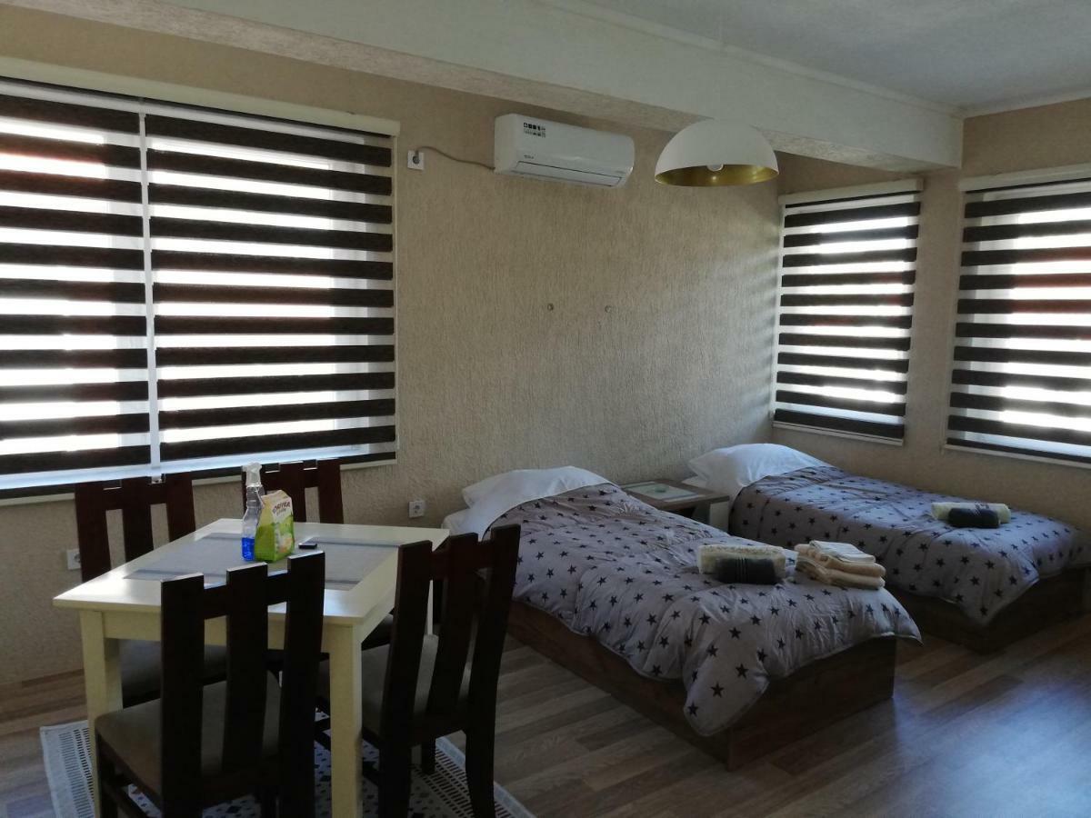 Dionis Rooms & Apartments Prilep Extérieur photo